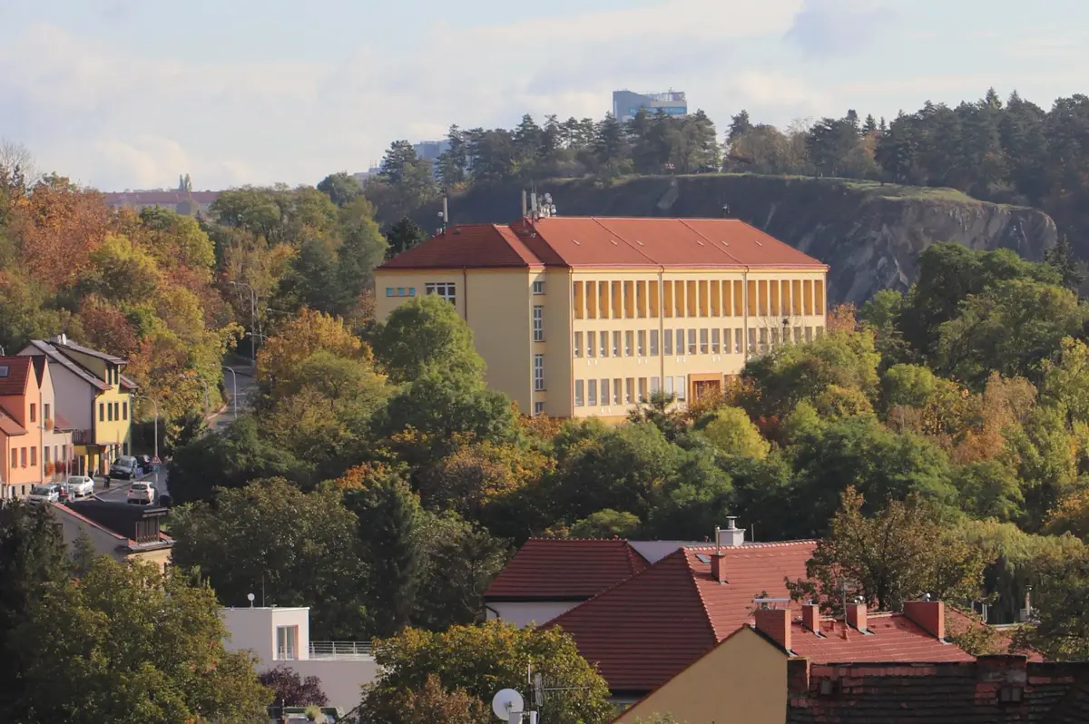 ZŠ Pod Žvahovem, Praha 5